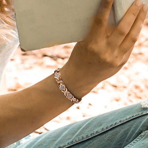 Blumenarmband aus Kupfer