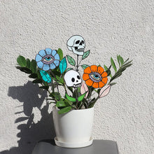 Laden Sie das Bild in den Galerie-Viewer, Frühes Halloween💀Totenkopf-Buntglaspflanze