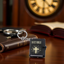 Laden Sie das Bild in den Galerie-Viewer, Täglicher Bibel-Schlüsselanhänger