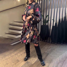 Laden Sie das Bild in den Galerie-Viewer, Kleid mit Blumenprint und Taille