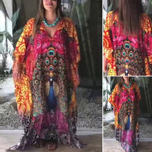 Laden Sie das Bild in den Galerie-Viewer, Strandkleid mit V-Ausschnitt und Pfauenmuster