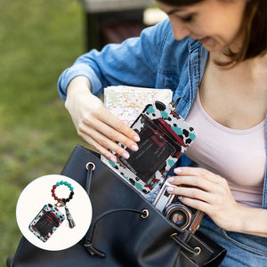 Stylischer Kartenhalter mit Silikon-Perlen-Armband