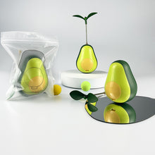 Laden Sie das Bild in den Galerie-Viewer, 3-in-1-Avocado-Wobbler-Spielzeug für Katzen