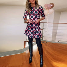 Laden Sie das Bild in den Galerie-Viewer, Lässiges Kleid mit Rundhalsausschnitt und Kreis-Print