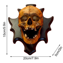 Laden Sie das Bild in den Galerie-Viewer, Glühende Wanddekoration in Form eines Totenkopfes