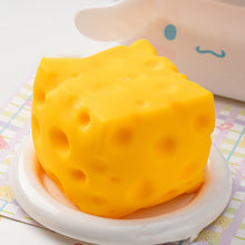 Laden Sie das Bild in den Galerie-Viewer, Stressabbau Spielzeug Käse