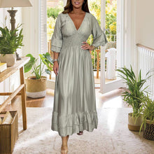 Laden Sie das Bild in den Galerie-Viewer, Maxikleid aus Satin mit Rüschen