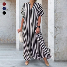 Laden Sie das Bild in den Galerie-Viewer, Gestreiftes Kurzarmkleid mit Seitenschlitz