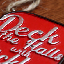 Laden Sie das Bild in den Galerie-Viewer, Weihnachtsanhänger mit Pickle-Ball-Dekoration aus Holz