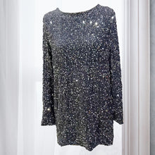 Laden Sie das Bild in den Galerie-Viewer, Kurzes Kleid mit Pailletten