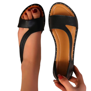 Flache Sandalen mit offener Zehenpartie und Nieten