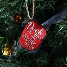 Laden Sie das Bild in den Galerie-Viewer, Weihnachtsanhänger mit Pickle-Ball-Dekoration aus Holz