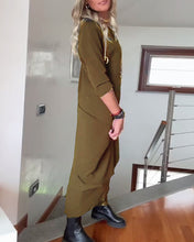 Laden Sie das Bild in den Galerie-Viewer, Elegantes, einfarbiges, plissiertes Kleid mit Rundhalsausschnitt