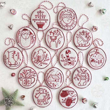 Laden Sie das Bild in den Galerie-Viewer, Handstickerei-Set für Weihnachtsschmuck