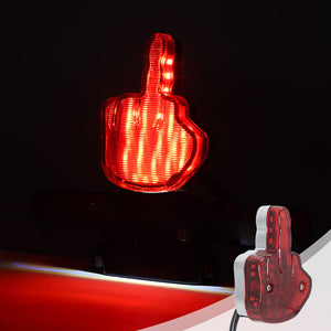 Rückleuchten in Form eines Mittelfingers