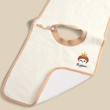 Laden Sie das Bild in den Galerie-Viewer, Besticktes Sabberhandtuch für Babys