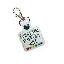 Laden Sie das Bild in den Galerie-Viewer, 🌈Schlüsselanhänger mit Regenbogenherzen zur emotionalen Unterstützung💕