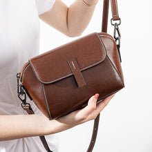 Laden Sie das Bild in den Galerie-Viewer, Mode Leder Handytasche