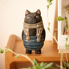 Laden Sie das Bild in den Galerie-Viewer, Holzschnitzerei Kätzchen Ornament