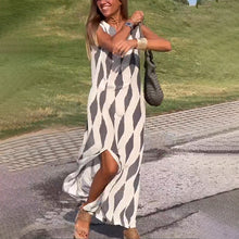 Laden Sie das Bild in den Galerie-Viewer, Langes Kleid mit Schlitz und Rautenmuster