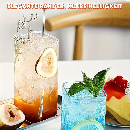 Stilvoller quadratischer Trinkbecher aus Glas mit Deckel und Strohhalm