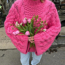 Laden Sie das Bild in den Galerie-Viewer, Strickpullover mit weiten Ärmeln