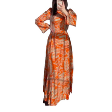 Laden Sie das Bild in den Galerie-Viewer, Bedrucktes langärmeliges Midikleid mit Taille