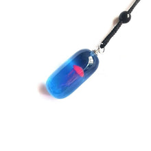 Laden Sie das Bild in den Galerie-Viewer, Harz Quallen Glow Anhänger Halskette