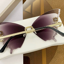 Laden Sie das Bild in den Galerie-Viewer, Sonnenbrille mit Schmetterlingsdiamanten