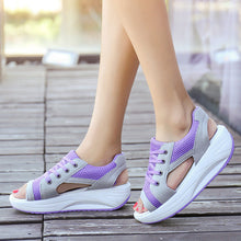 Laden Sie das Bild in den Galerie-Viewer, Sportliche Freizeitschuhe für Damen mit dicker Sohle