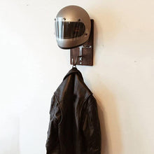Laden Sie das Bild in den Galerie-Viewer, Motorradhelm-Wandhalterung aus Holz