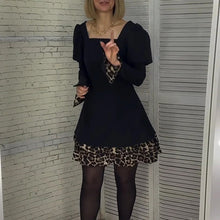 Laden Sie das Bild in den Galerie-Viewer, Elegantes Kleid mit Puffärmeln und Leopardenmuster