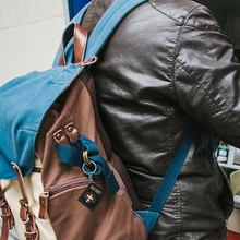 Laden Sie das Bild in den Galerie-Viewer, Täglicher Bibel-Schlüsselanhänger