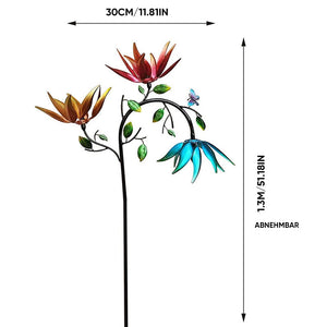 Wunderschöner Windspiel mit mehrfarbigen Sommerblumen