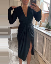 Laden Sie das Bild in den Galerie-Viewer, Sexy, schmales Kleid mit V-Ausschnitt und Schlitz