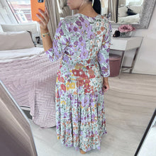 Laden Sie das Bild in den Galerie-Viewer, Lässiges Kleid mit Blumendruck und V-Ausschnitt