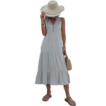 Laden Sie das Bild in den Galerie-Viewer, Lässiges einfarbiges Kleid mit Knöpfen