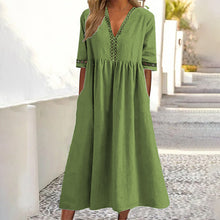 Laden Sie das Bild in den Galerie-Viewer, Taillenbetontes Spitzenkleid mit V-Ausschnitt