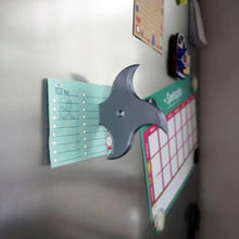Laden Sie das Bild in den Galerie-Viewer, Halloween Kreativer Axt Ahornblatt Kühlschrankmagnet