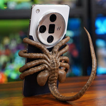 Laden Sie das Bild in den Galerie-Viewer, Speziell geformter Handyhalter