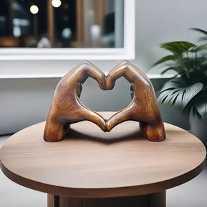 Handgefertigte Herzstatue