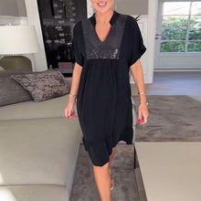 Laden Sie das Bild in den Galerie-Viewer, Lockeres, plissiertes Kleid mit V-Ausschnitt