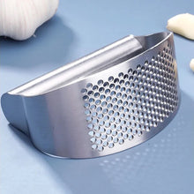 Laden Sie das Bild in den Galerie-Viewer, Manuelle Knoblauchpresse aus Edelstahl