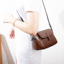 Laden Sie das Bild in den Galerie-Viewer, Mode Leder Handytasche