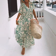 Laden Sie das Bild in den Galerie-Viewer, Kurzarmkleid mit Aufdruck