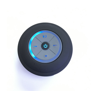 Wasserdichter Bluetooth-Lautsprecher mit bunten Lichtern