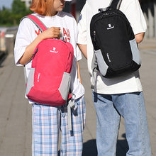Laden Sie das Bild in den Galerie-Viewer, Wasserdichter leichter Reiserucksack