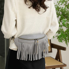 Laden Sie das Bild in den Galerie-Viewer, Vintage Crossbody Tasche mit Quaste