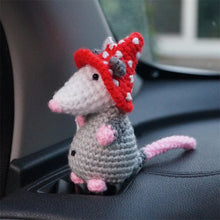 Laden Sie das Bild in den Galerie-Viewer, Possum Auto Charm