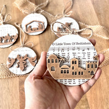 Laden Sie das Bild in den Galerie-Viewer, Notenblatt-Krippenornament